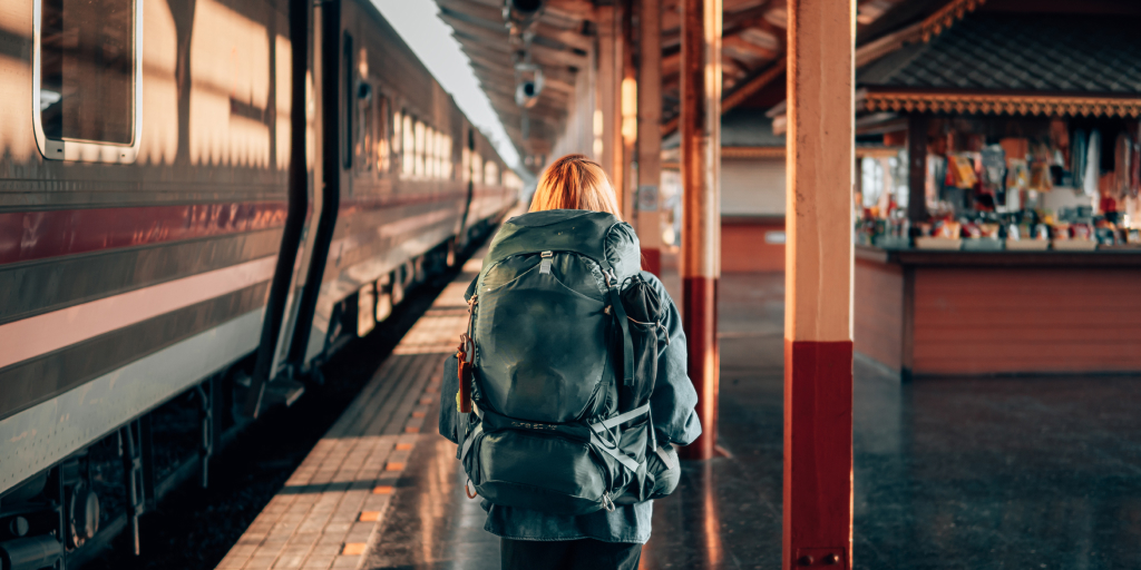 travel cheaply social