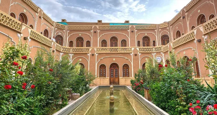 خانه لاری‌ها